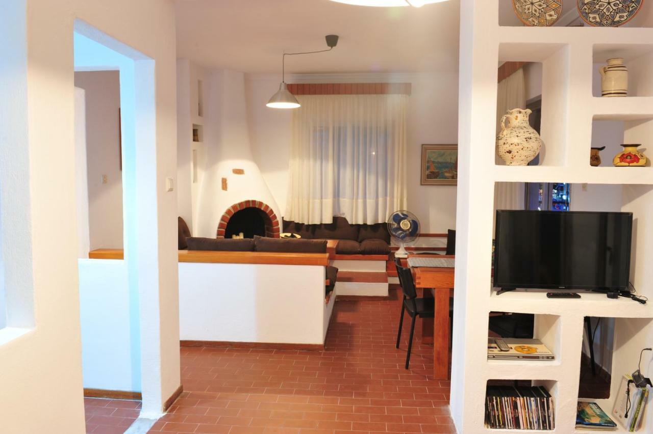Apartment 99 Néa Péramos Buitenkant foto